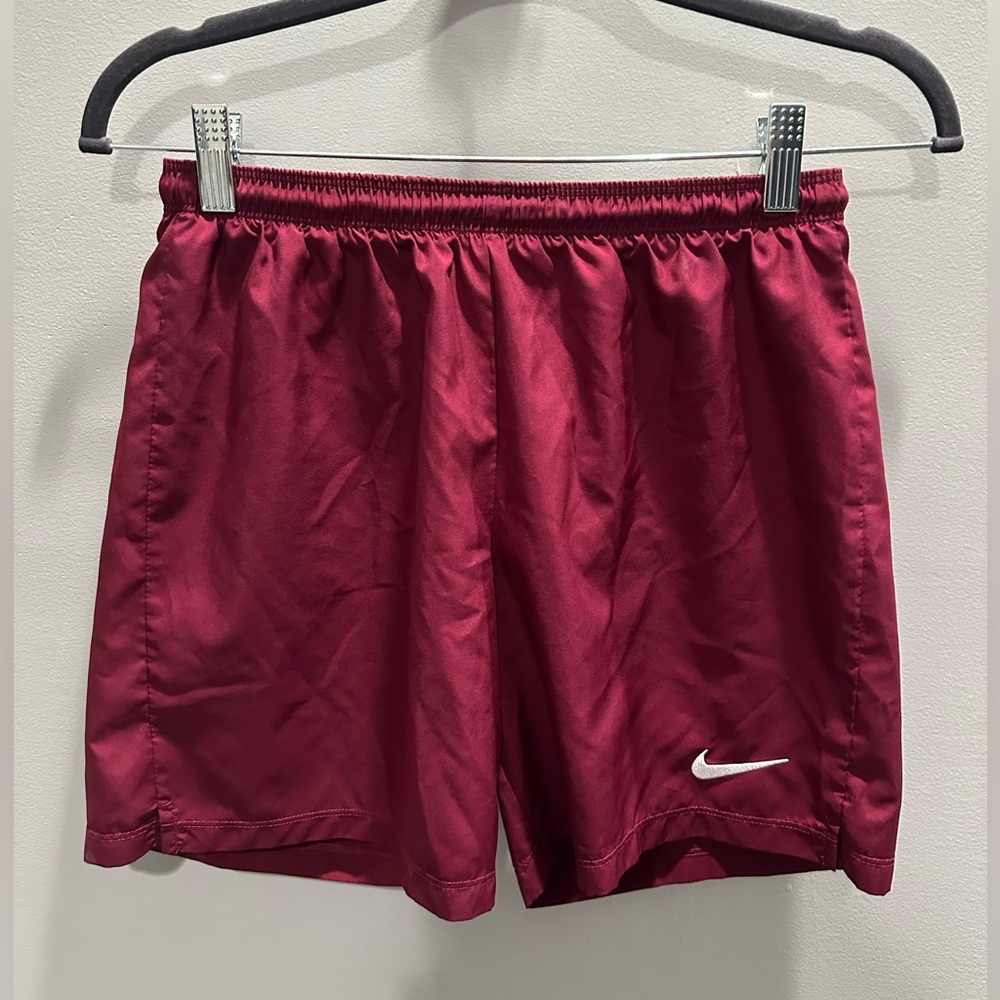 Nike Men Boys Small Maroon Dri-Fit Athletic Workout Gym Shorts